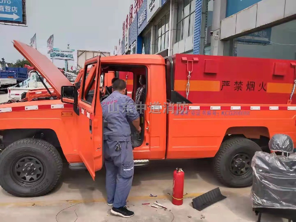 水基型工矿车辆发动机舱自动灭火装置