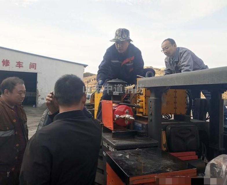 水基型煤矿车辆无轨胶轮车自动防灭火系统