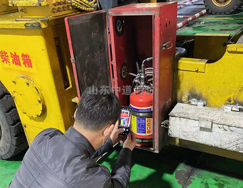 矿山机械工矿车辆发动机舱水基型区域防灭火系统
